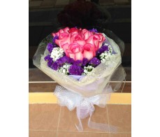 F19 12 PCS DEEP PINK ROSES WITH WHITE WRAPPING IN ROUND